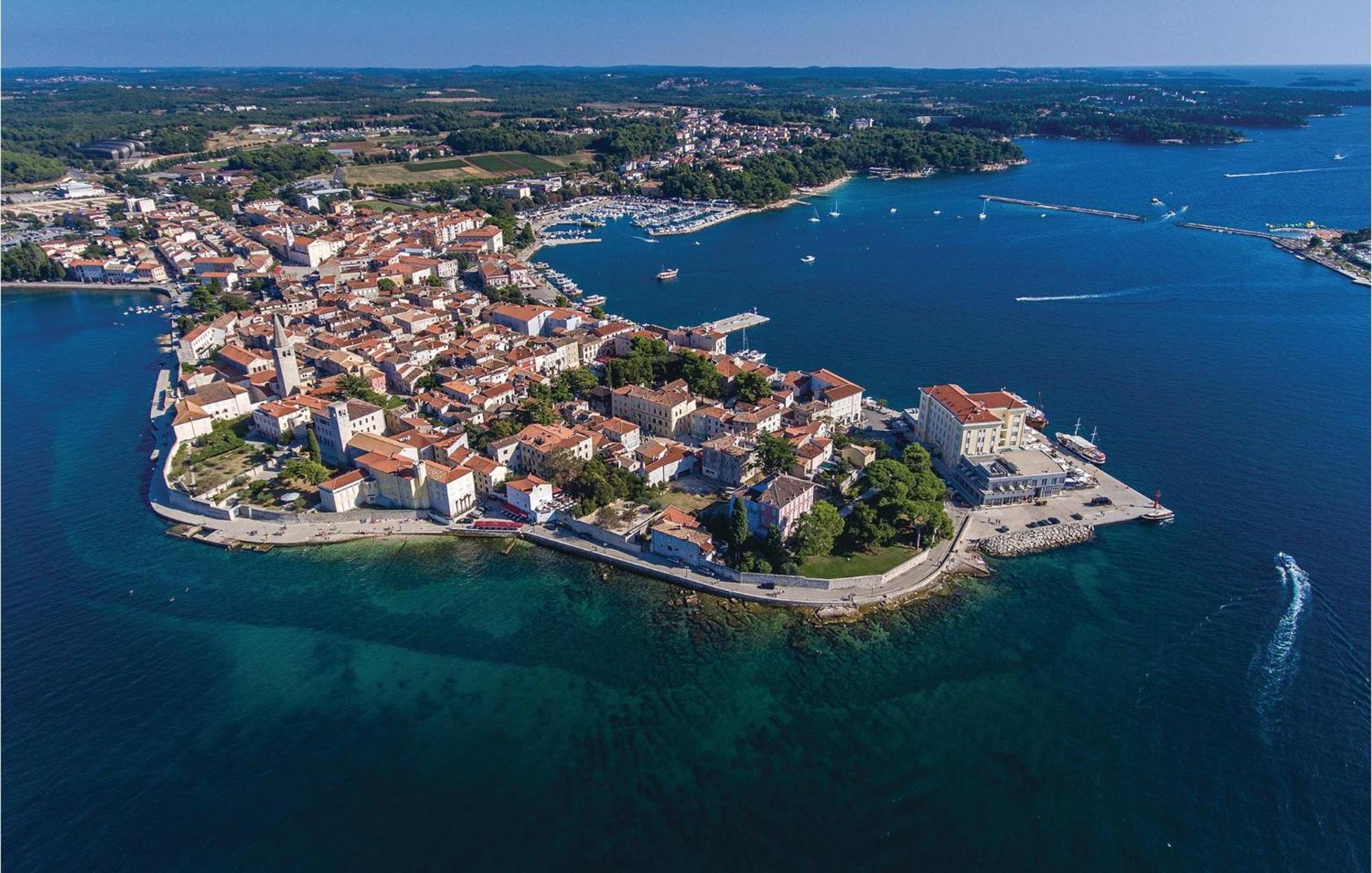 Amazing Apartment In Porec With Kitchen Exterior photo