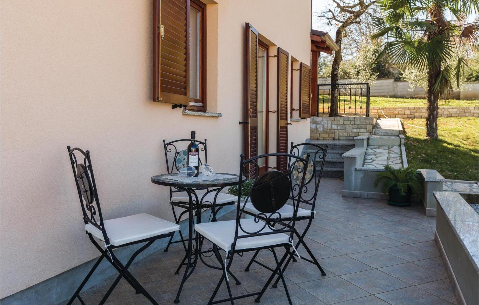 Amazing Apartment In Porec With Kitchen Exterior photo