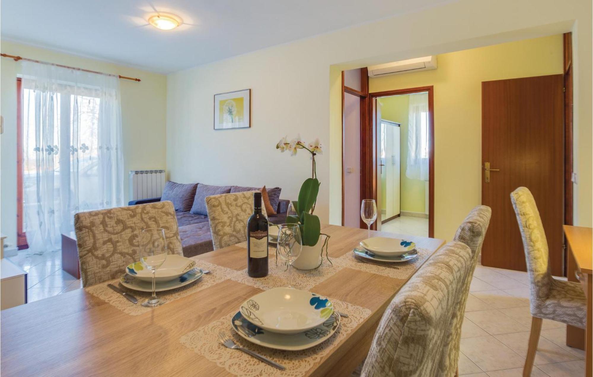 Amazing Apartment In Porec With Kitchen Exterior photo